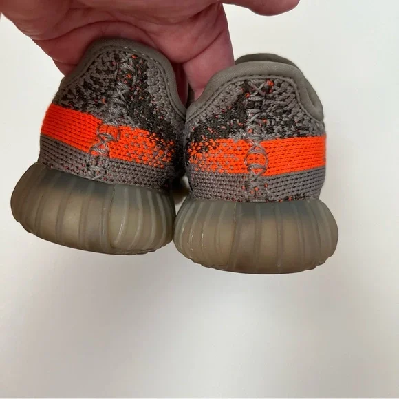 Adidas Yeezy Boost 350 V2 Sneakers/Gray with vibrant orange details Kids- Size 8 - Picture 6 of 11